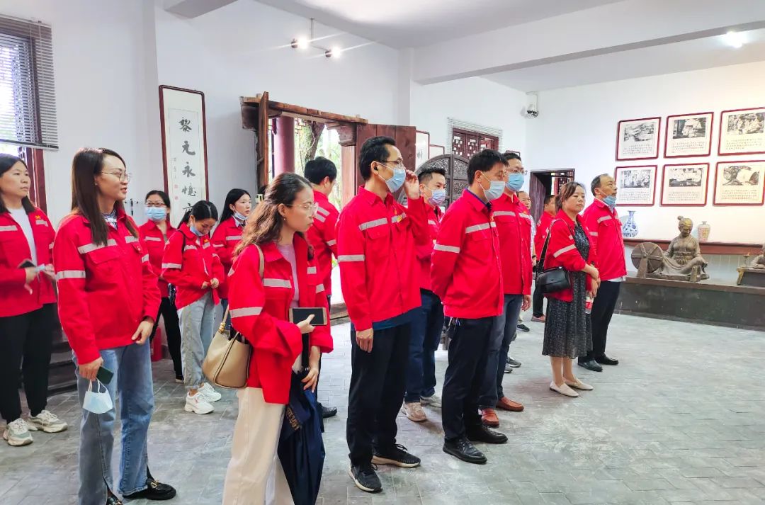 化機(jī)公司赴“鐵御史”王篆廉政教育基地開展廉政教育(圖1) 化機(jī)公司赴“鐵御史”王篆廉政教育基地開展廉政教育(圖1)