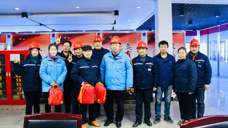 王大真等集團(tuán)領(lǐng)導(dǎo)深入一線與干部職工共度新春佳節(jié)(圖11) 王大真等集團(tuán)領(lǐng)導(dǎo)深入一線與干部職工共度新春佳節(jié)(圖11)