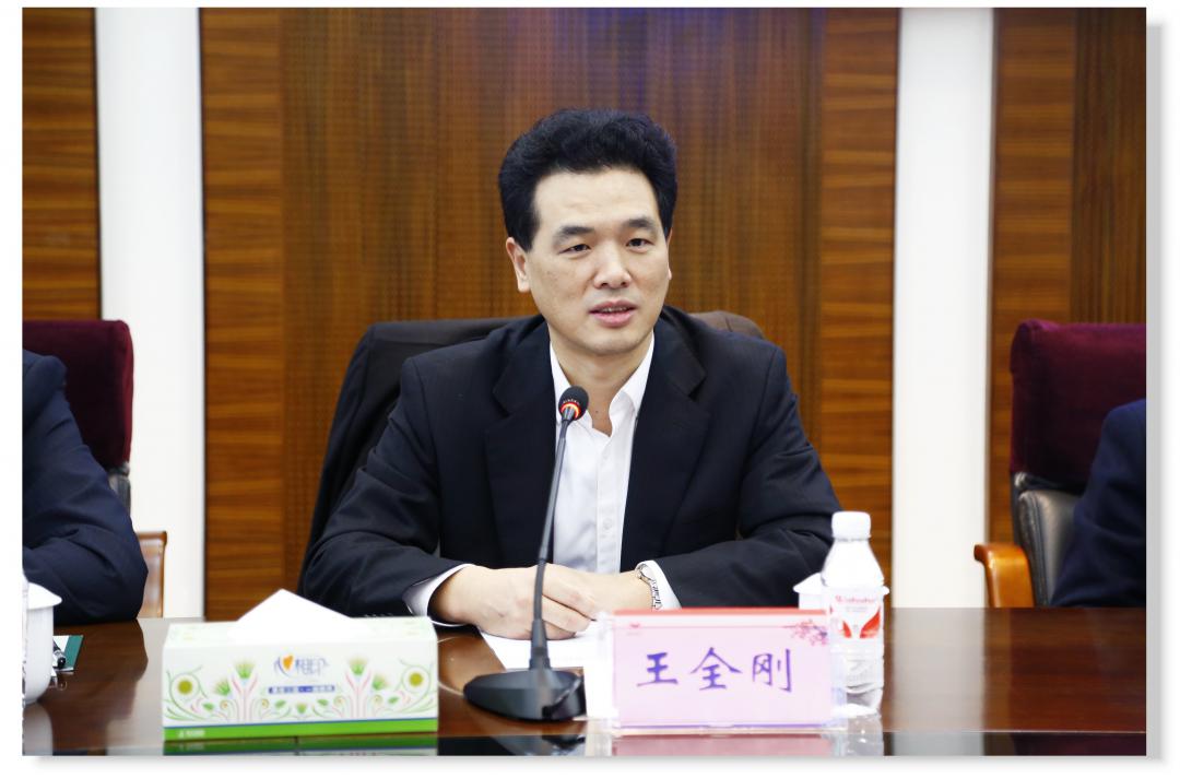 農行湖北省分行副行長王全剛一行到訪宜化集團(圖3) 農行湖北省分行副行長王全剛一行到訪宜化集團(圖3)