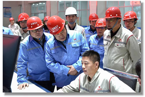 宜昌市委副書記袁衛(wèi)東到新疆宜化現場辦公(圖1) 宜昌市委副書記袁衛(wèi)東到新疆宜化現場辦公(圖1)