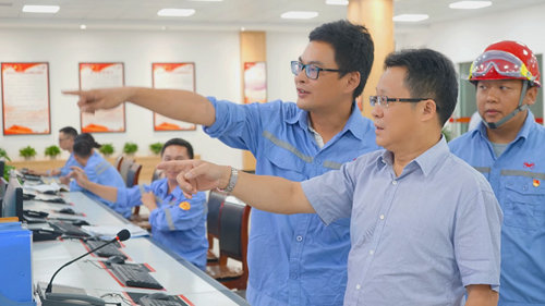 王大真節前夜查股份等三家公司(圖3) 王大真節前夜查股份等三家公司(圖3)