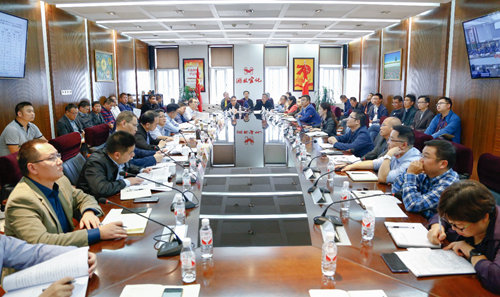 集團(tuán)召開9月份效益分析總結(jié)會(huì)(圖1) 集團(tuán)召開9月份效益分析總結(jié)會(huì)(圖1)