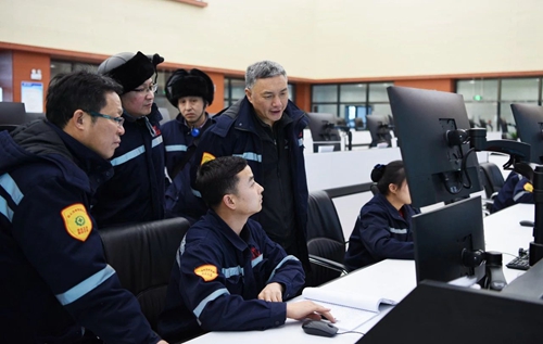 宜昌市領導王應華、王大真一行到新疆宜化調研走訪(圖2) 宜昌市領導王應華、王大真一行到新疆宜化調研走訪(圖2)