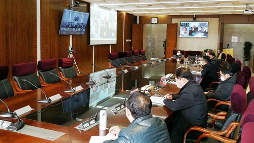 宜化集團召開工作調度視頻會(圖2) 宜化集團召開工作調度視頻會(圖2)