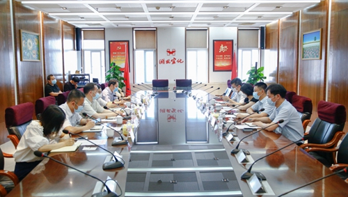 中國(guó)信保湖北分公司黨委書(shū)記、總經(jīng)理劉正茂一行到訪宜化集團(tuán)(圖1)