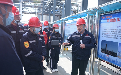 袁衛(wèi)東率領(lǐng)宜昌市黨政代表團到新疆宜化調(diào)研指導(dǎo)(圖2) 袁衛(wèi)東率領(lǐng)宜昌市黨政代表團到新疆宜化調(diào)研指導(dǎo)(圖2)