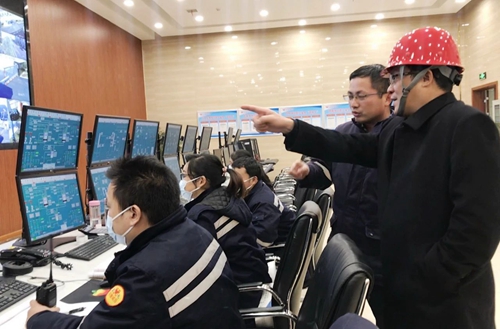 王大真到新材料公司和股份公司現場檢查工作(圖1) 王大真到新材料公司和股份公司現場檢查工作(圖1)