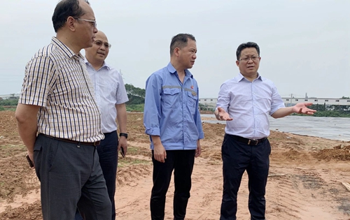 王大真一行到松滋肥業(yè)和宜昌區(qū)域分子公司檢查調研(圖2) 王大真一行到松滋肥業(yè)和宜昌區(qū)域分子公司檢查調研(圖2)