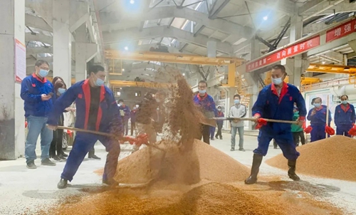 金沙酒業(yè)5000噸基酒擴(kuò)能項(xiàng)目投產(chǎn)!(圖1) 金沙酒業(yè)5000噸基酒擴(kuò)能項(xiàng)目投產(chǎn)!(圖1)