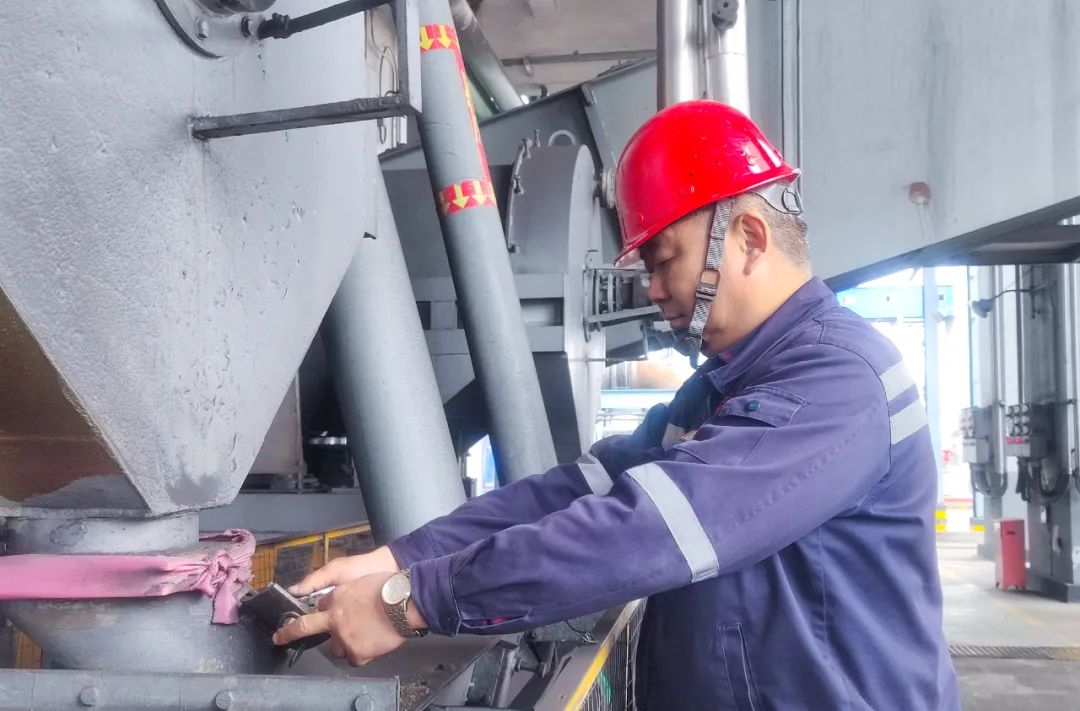 【宜化榜樣】宜化工匠薛良慶:扎根生產技術一線默默耕耘30余年(圖3) 圖片