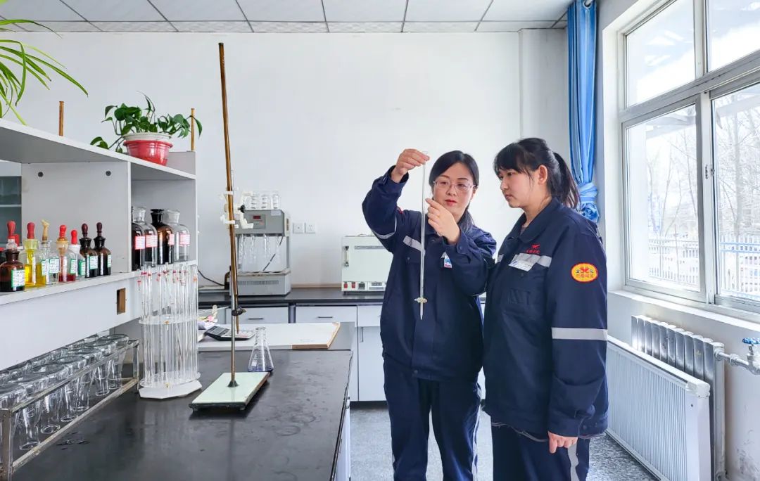 【宜化榜樣】金牌能手李怡虹:用精確分析數據指導生產運行(圖2) 圖片