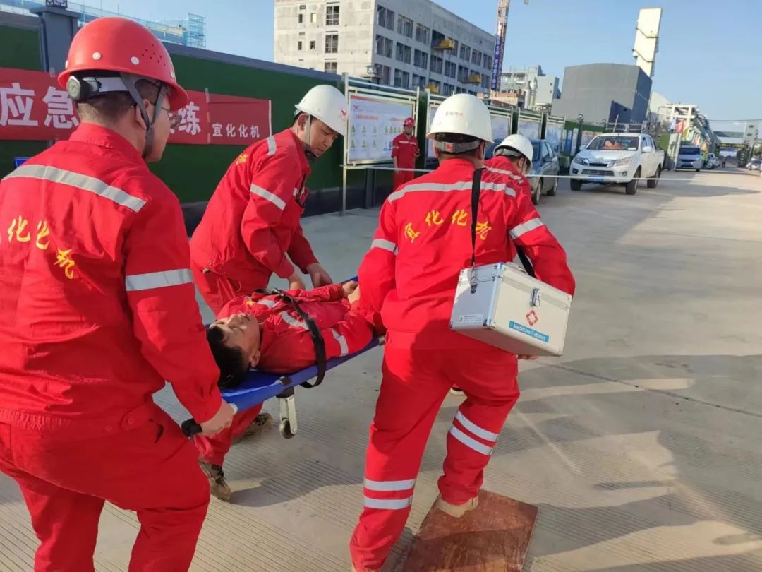 【安全生產(chǎn)月】磷氟鋰業(yè)項(xiàng)目部開(kāi)展觸電事故應(yīng)急演練(圖2) 圖片