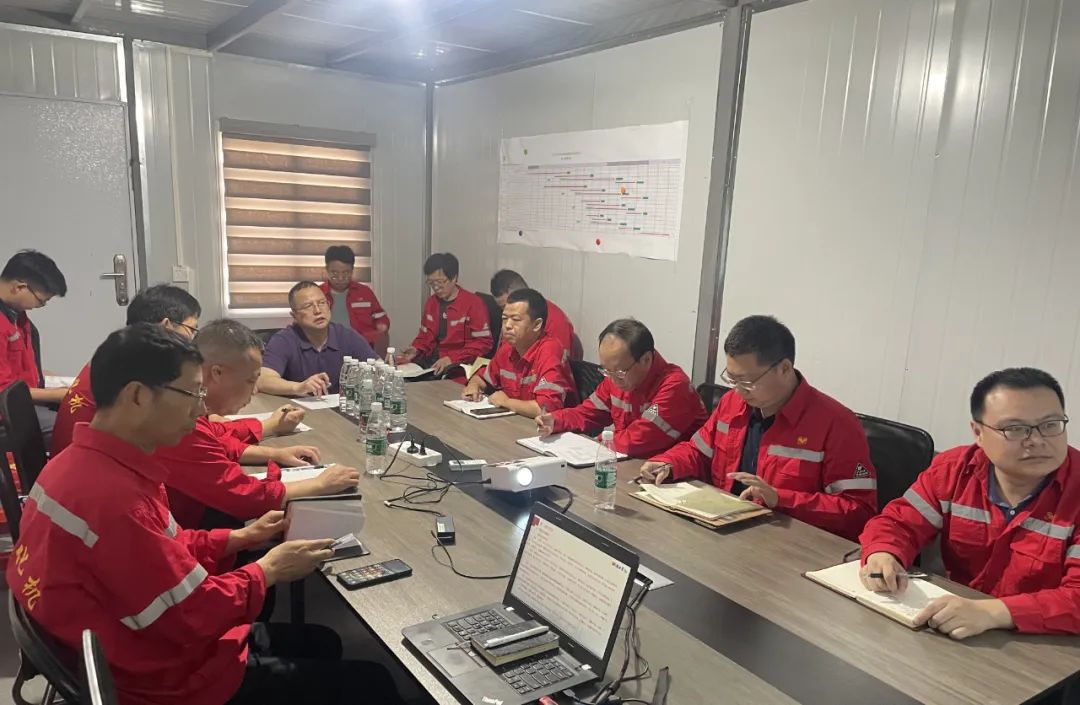 化機公司黨委書記、董事長、總經理楊中澤一行到史丹利項目現場辦公