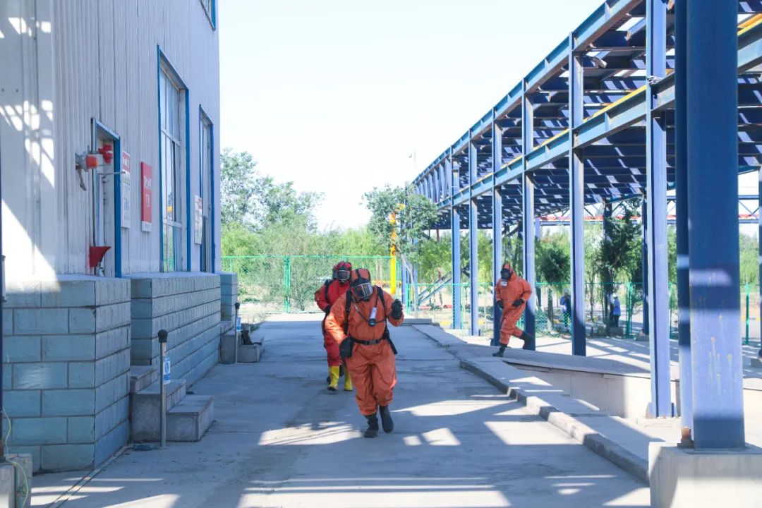 【安全生產月】防患未然!聯化公司開展危化品泄漏事故應急救援演練(圖1) 圖片