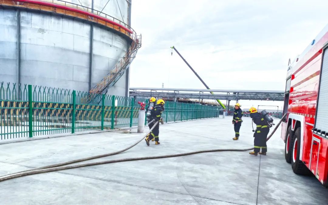 【安全生產月】以練為戰!新疆宜化開展危化品泄漏事故應急演練(圖2) 圖片