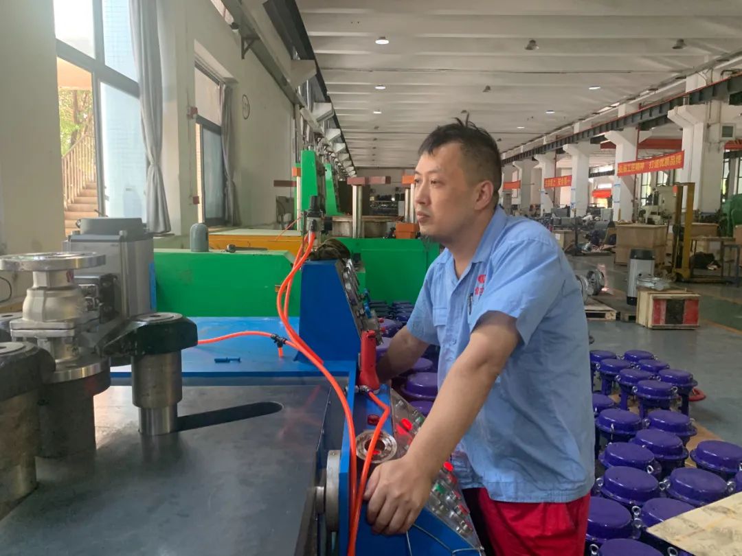 戰高溫斗酷暑 保訂單促發展(圖1) 圖片