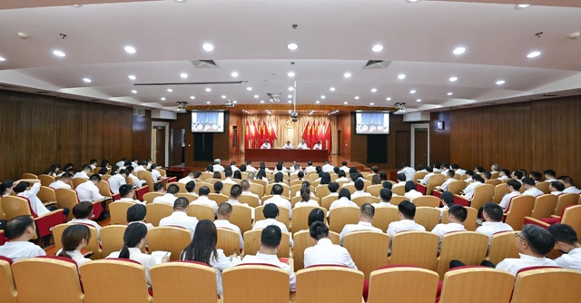 宜化集團學習貫徹習近平新時代中國特色社會主義思想主題教育工作會議召開(圖1) 宜化集團學習貫徹習近平新時代中國特色社會主義思想主題教育工作會議召開(圖1)