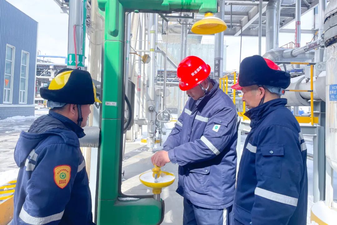 內蒙宜化:迎風戰雪保安全,勠力同心促生產(圖3) 內蒙宜化:迎風戰雪保安全,勠力同心促生產(圖3)