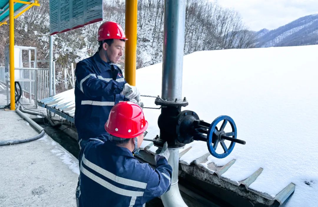 宜化礦業殷家坪礦機電維修一班:能打硬仗會算細賬的“圖強班”(圖4) 宜化礦業殷家坪礦機電維修一班:能打硬仗會算細賬的“圖強班”(圖4)