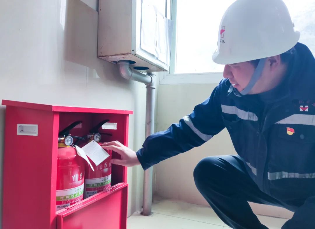 宜化礦業(yè):抓實(shí)“五個(gè)強(qiáng)化”,全力以赴保安全(圖5) 宜化礦業(yè):抓實(shí)“五個(gè)強(qiáng)化”,全力以赴保安全(圖5)