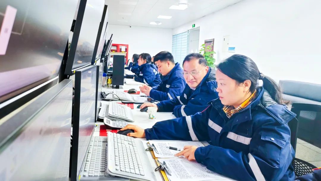 楚星公司:產品研發步履不停,消光三型樹脂順利下線(圖3) 楚星公司:產品研發步履不停,消光三型樹脂順利下線(圖3)