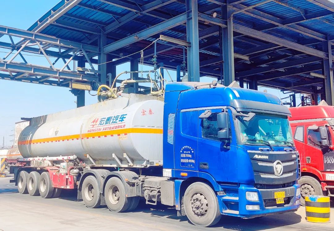 喜訊!內(nèi)蒙宜化醫(yī)藥級(jí)鹽酸成功下線(圖3) 喜訊!內(nèi)蒙宜化醫(yī)藥級(jí)鹽酸成功下線(圖3)