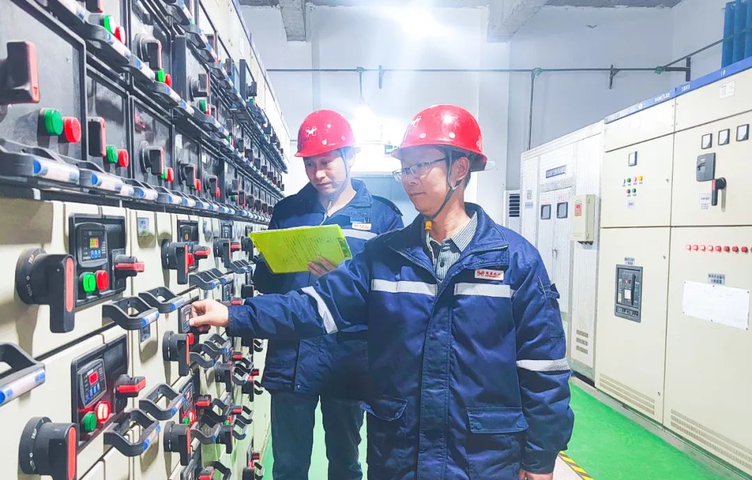 【宜化榜樣】楚星公司江剛:扎根一線,保障電氣設備平穩運行(圖3) 【宜化榜樣】楚星公司江剛:扎根一線,保障電氣設備平穩運行(圖3)