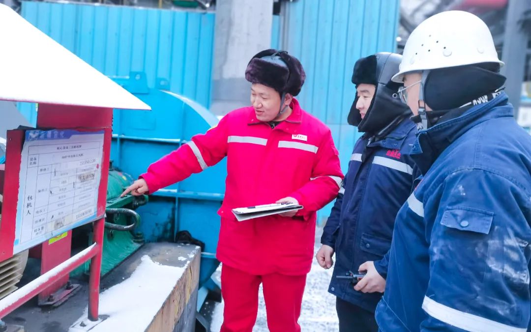 新疆宜化電石車間二一班:強(qiáng)化班組建設(shè),筑牢基層基石(圖3) 新疆宜化電石車間二一班:強(qiáng)化班組建設(shè),筑牢基層基石(圖3)