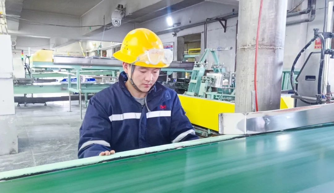 【宜化榜樣】新疆天運陳寶斌:善于鉆研敢擔當,凝聚力量勇拼搏(圖5) 【宜化榜樣】新疆天運陳寶斌:善于鉆研敢擔當,凝聚力量勇拼搏(圖5)