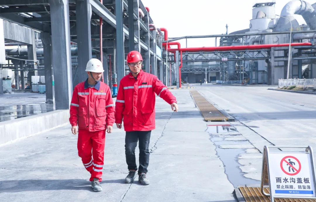 松滋肥業(yè):堅持安全第一,嚴(yán)控人的不安全行為(圖4) 松滋肥業(yè):堅持安全第一,嚴(yán)控人的不安全行為(圖4)