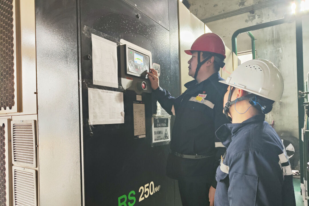 【宜化榜樣】股份公司馬向勇:潛心鉆研,讓青春在奮進(jìn)中閃耀(圖5) 【宜化榜樣】股份公司馬向勇:潛心鉆研,讓青春在奮進(jìn)中閃耀(圖5)