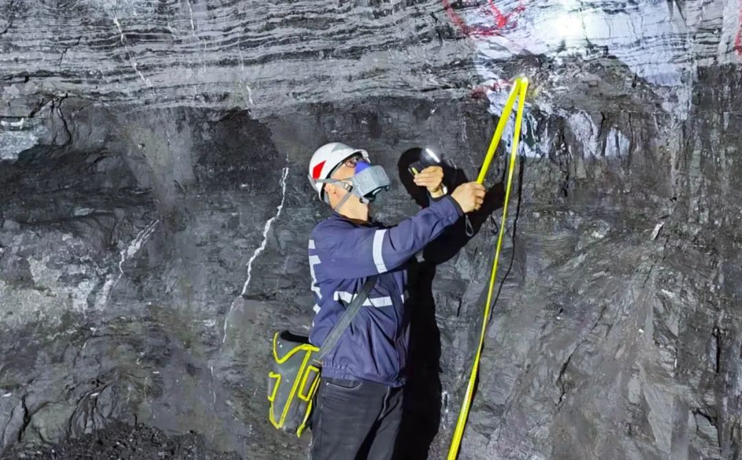 宜化礦業:推行定責管理,筑牢安全防線(圖4) 宜化礦業:推行定責管理,筑牢安全防線(圖4)