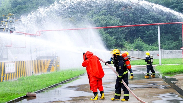 【安全生產(chǎn)月】應(yīng)急演練關(guān)鍵在練！楚星公司、松滋肥業(yè)分別開展應(yīng)急救援演練
