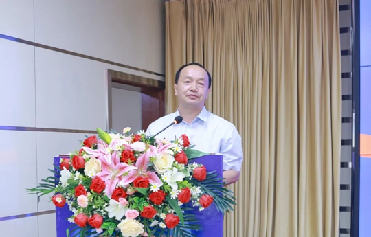 增值引領共贏疆來!2024宜化宜冠滴品牌戰(zhàn)略發(fā)布會在新疆輪臺縣成功舉行(圖3) 增值引領共贏疆來!2024宜化宜冠滴品牌戰(zhàn)略發(fā)布會在新疆輪臺縣成功舉行(圖3)