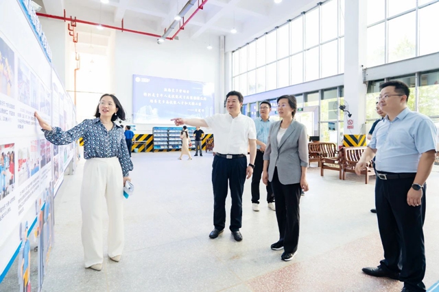 湖北省人社廳黨組書記、廳長李述永到宜化實訓基地調研(圖1) 湖北省人社廳黨組書記、廳長李述永到宜化實訓基地調研(圖1)