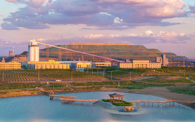 新疆宜化礦業(yè)獲評(píng)新疆維吾爾自治區(qū)“專(zhuān)精特新”中小企業(yè)稱(chēng)號(hào)(圖1) 新疆宜化礦業(yè)獲評(píng)新疆維吾爾自治區(qū)“專(zhuān)精特新”中小企業(yè)稱(chēng)號(hào)(圖1)