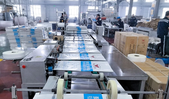 月產量突破100萬條！新疆宜化塑業實現PP彩膜袋量產(圖1)