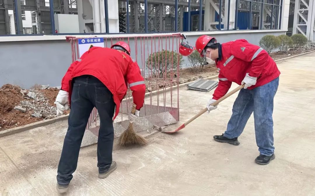 化機(jī)公司開(kāi)展學(xué)雷鋒志愿服務(wù)活動(dòng)(圖2) 圖片