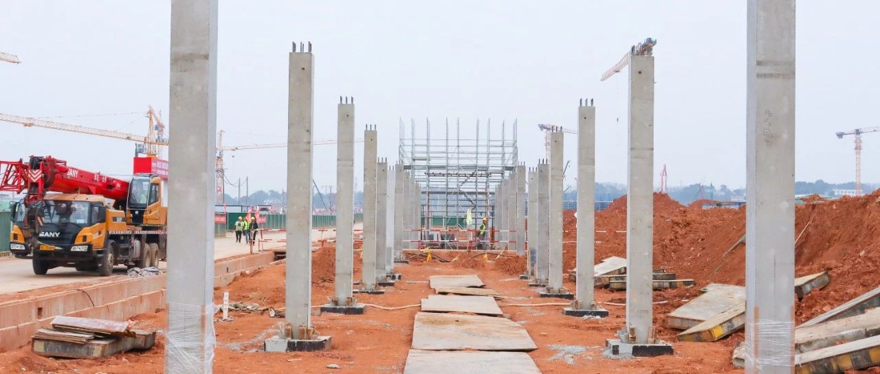 工程建設(shè)跑出加速度！磷化工項(xiàng)目預(yù)制管廊開始安裝